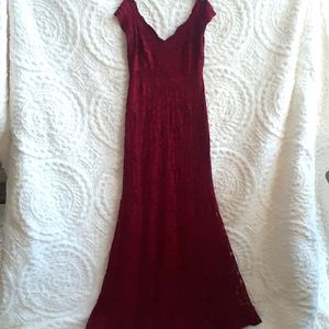 Long burgundy prom dress